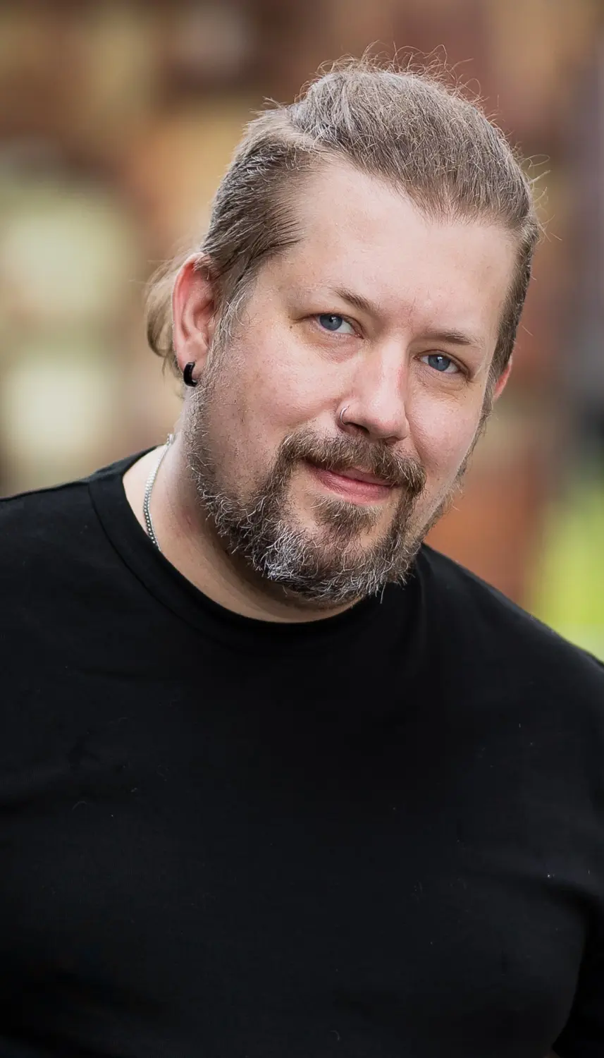 Tim ReinholdAutor